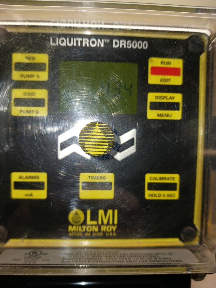 MILTON ROY LMI DP5000-1B-0 METERING PUMP CONTROLLER WITH ACCESSORIES