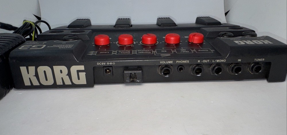 Korg G3 Guitar Multi Effect Pedal Guitar Performance Processor Untested W/Guitar