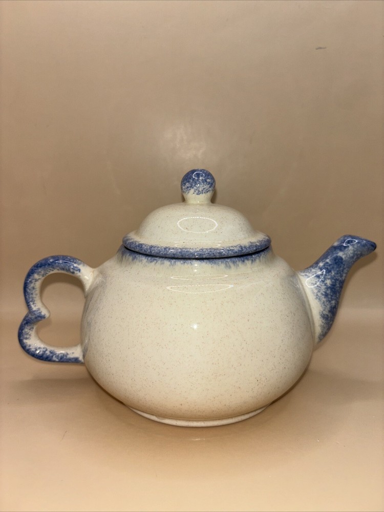 Debbie’s Blueberry Ware Teapot with Lid