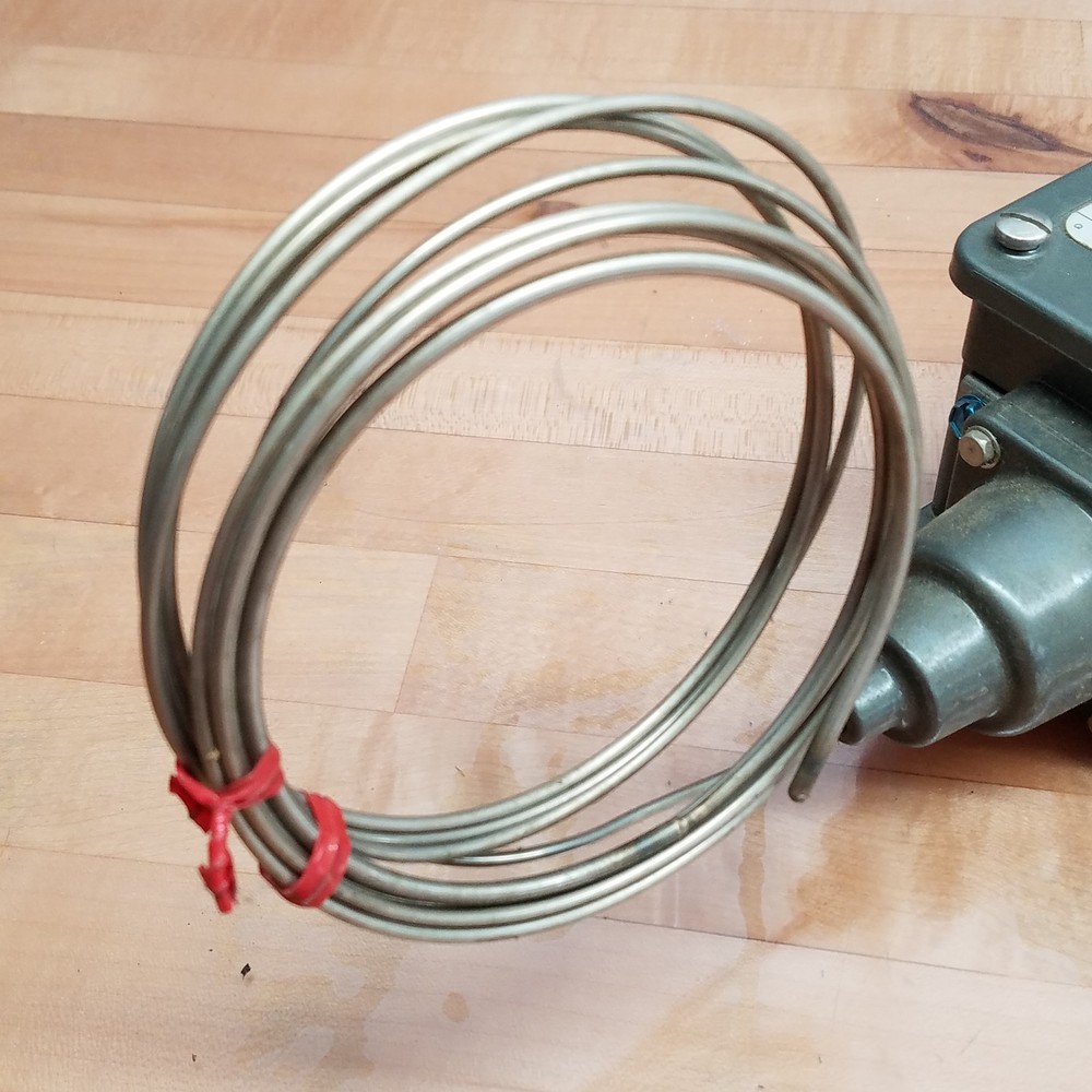 United Electric E105-13271 Temperature Controller, 25-325F Range, 22A - USED