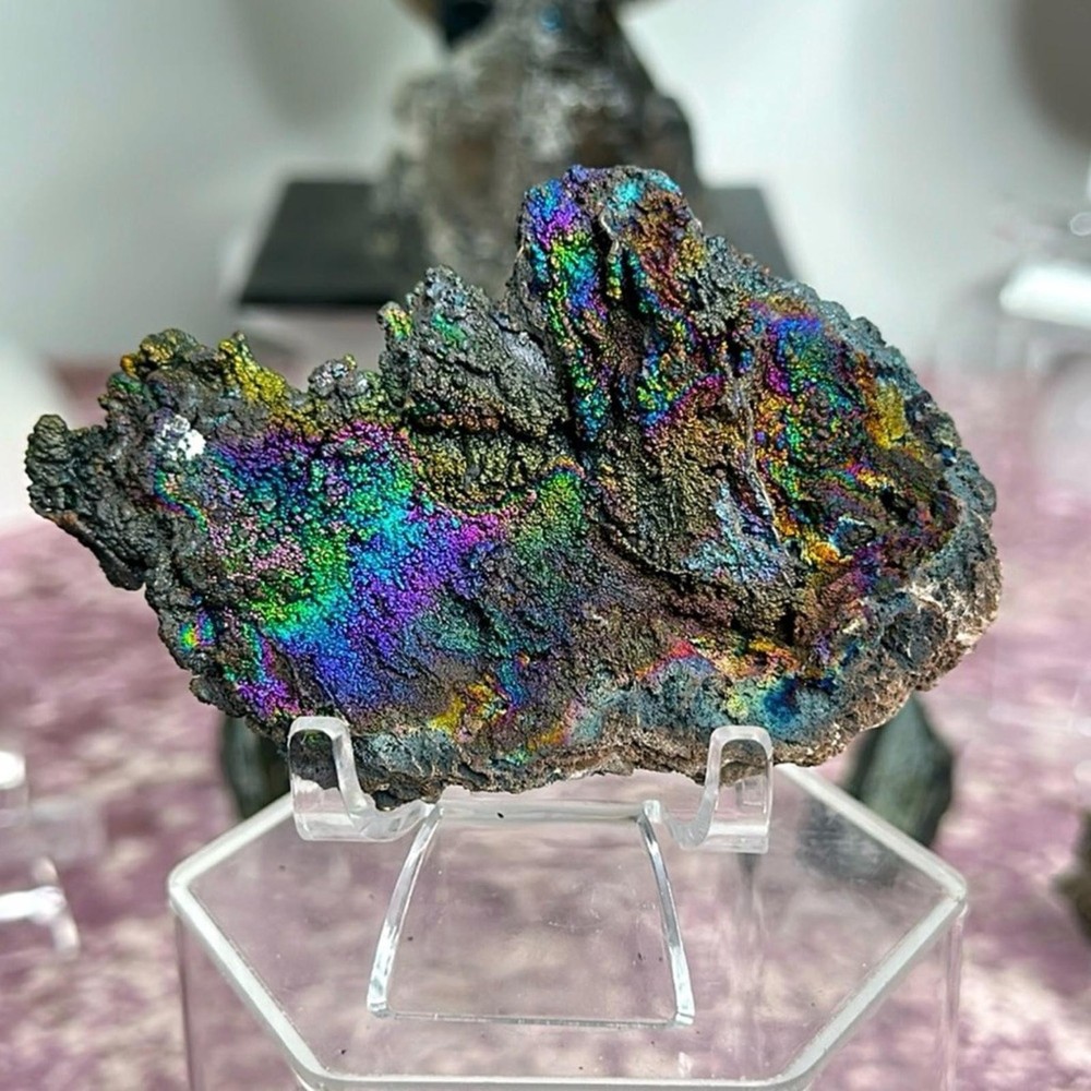 ridescent Goethite on Hematite