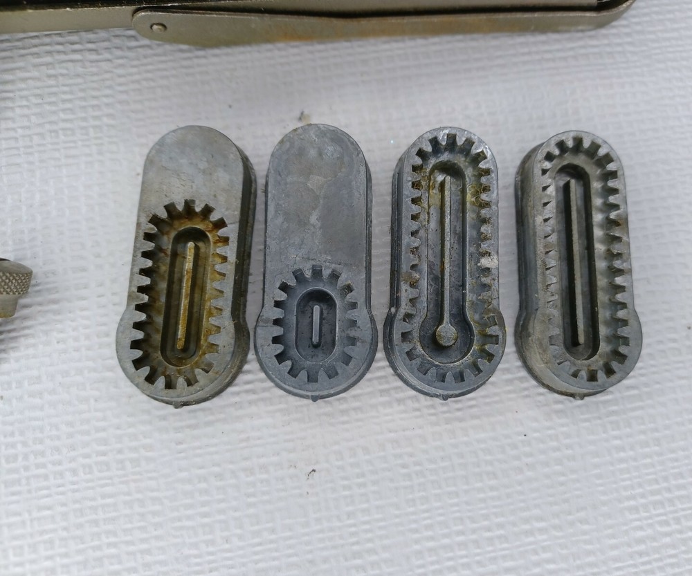 Greist Rotary Buttonholer Vintage Sewing Accessories