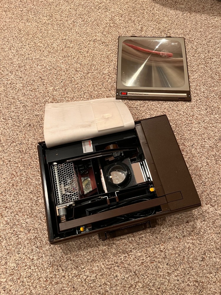 3M 6200AGB Folding Portable Overhead Transparency Projector *Untested*