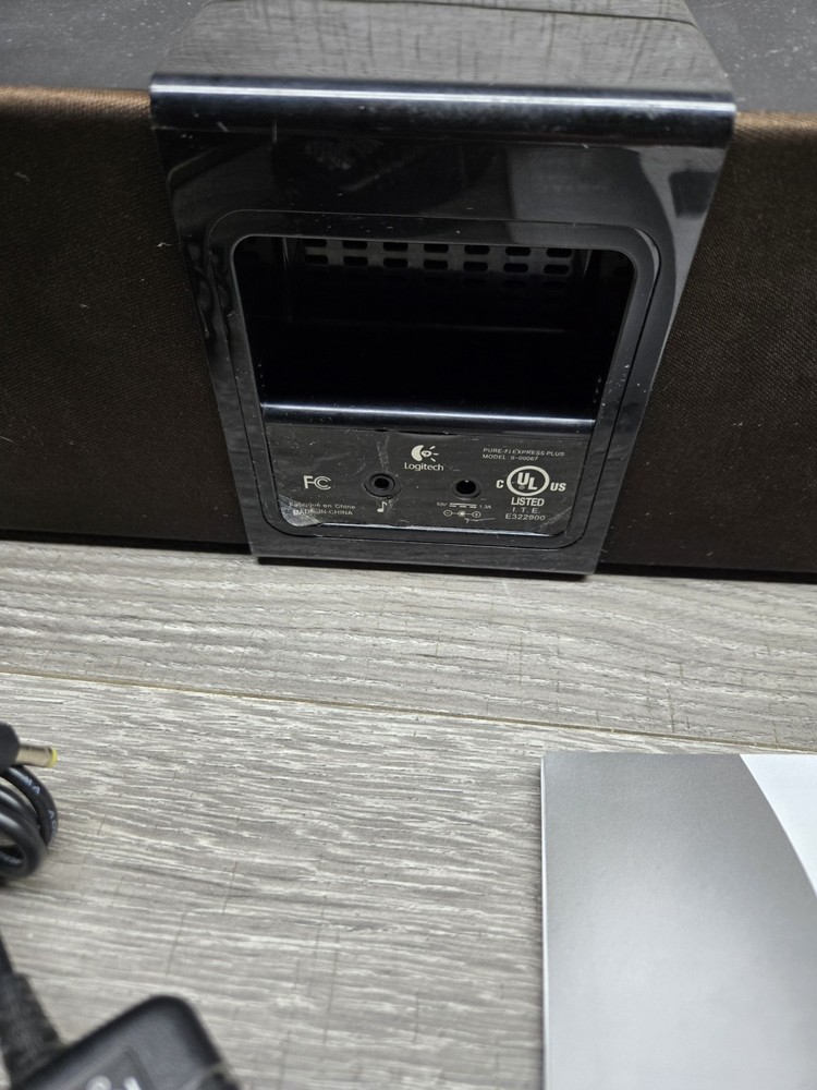 Logitech Pure-Fi Express Plus Speaker System for iPhone 4