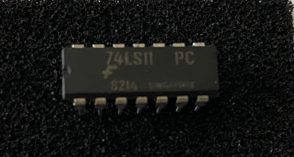 Fairchild 74LS11PC 3-ch, 3-input bipolar AND gate Integrated Circuit