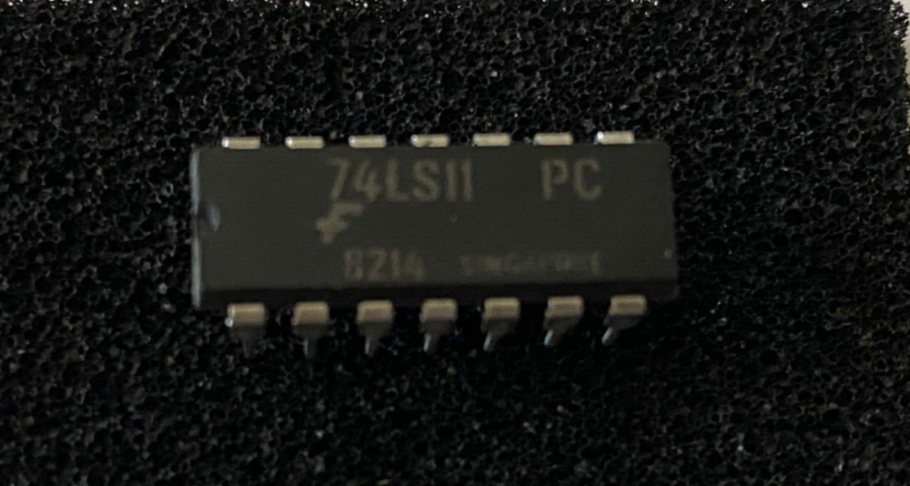 Fairchild 74LS11PC 3-ch, 3-input bipolar AND gate Integrated Circuit