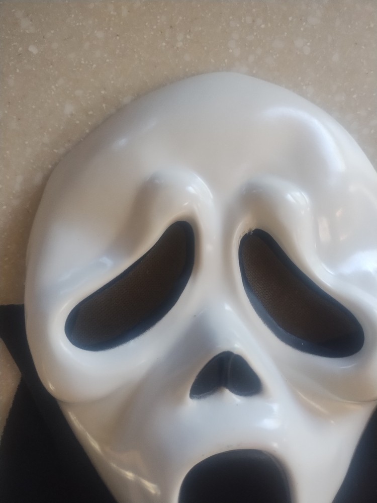 Vtg Scream Ghostface Mask Easter Unlimited Inc