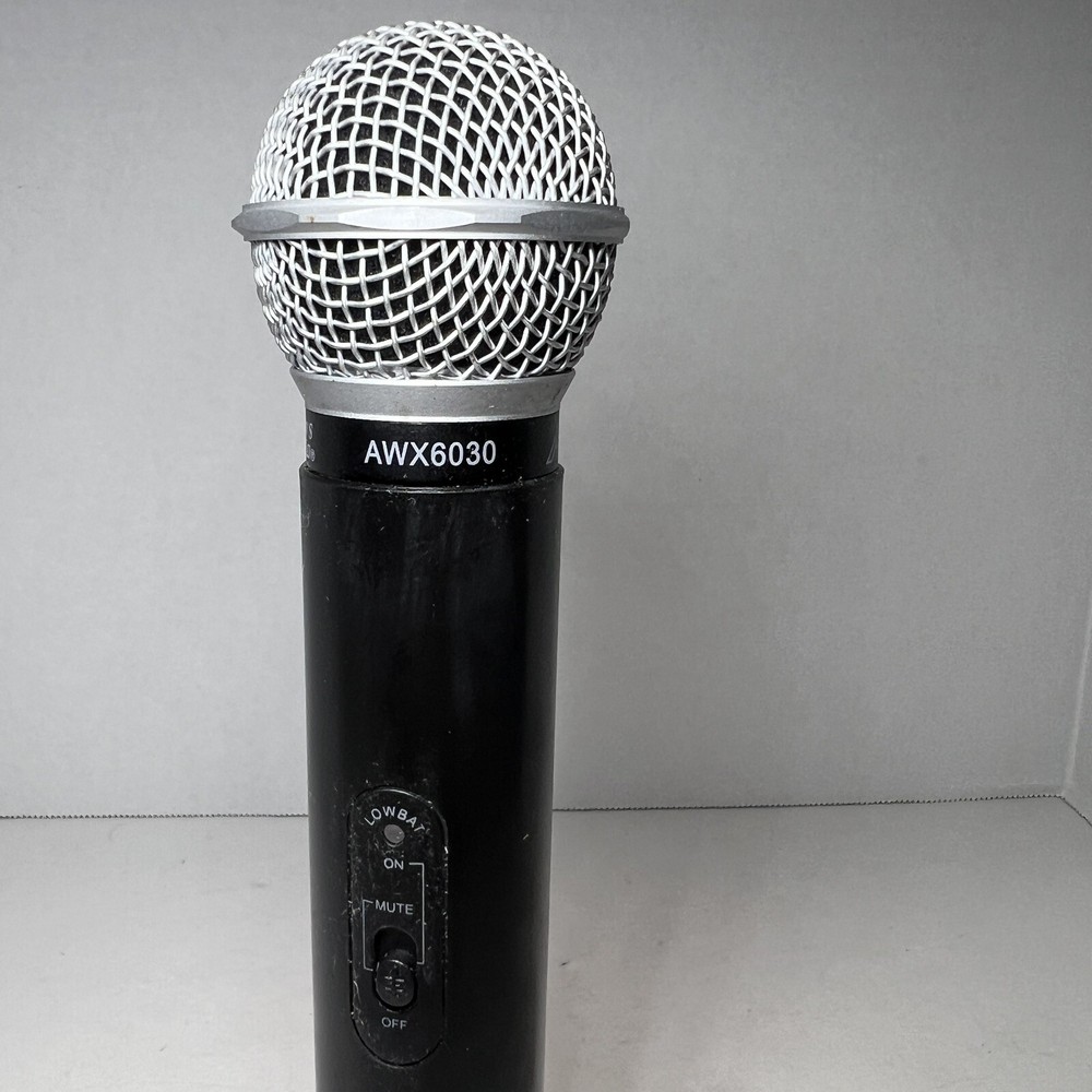 Audio2000’s Wireless Microphone and Lavalier Microphone Preowned Working