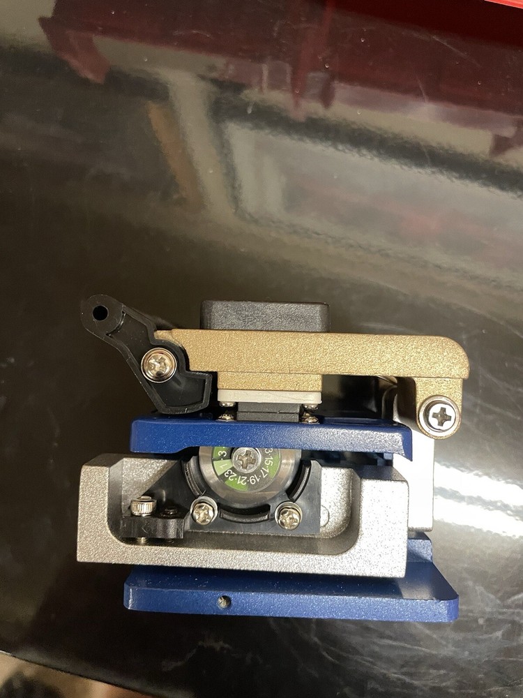 Fiber Optic Cleaver Complete With Adjusting Tools And Instructions.