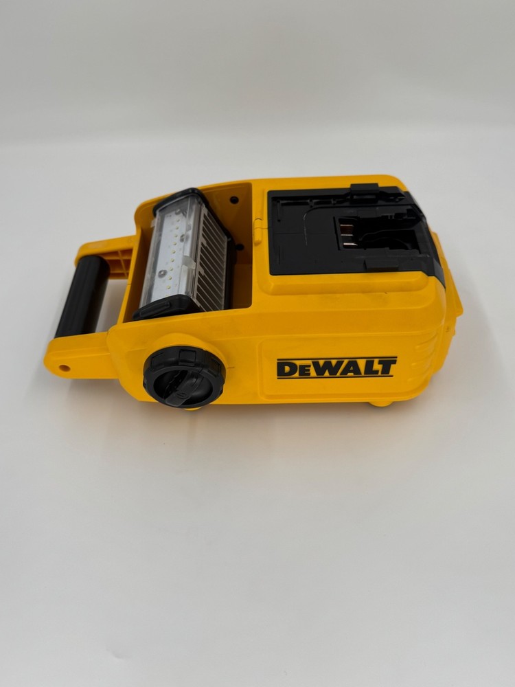 DeWALT 18V/20V Cordless LED Worklight DCL060 (TOOL ONLY)