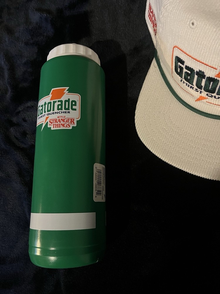 Gatorade Stranger Things  Squeeze Bottle 32 OZ + SNAPBACK COMBO