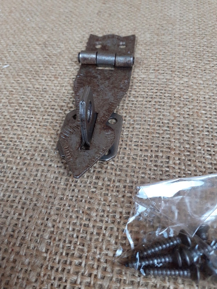 Rustic Decorative 4" Antique Iron Arrowhead Hasp & Staple