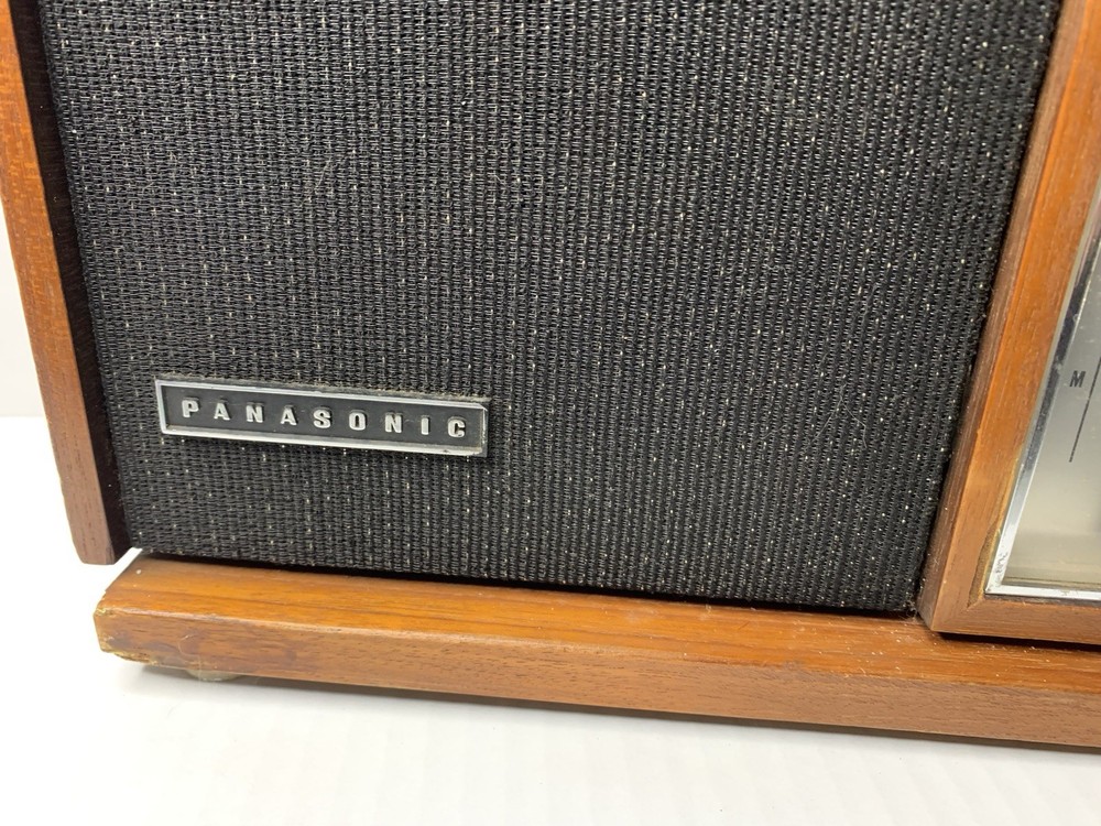 Panasonic Solid State Table Top FM-AM 10- Transistor 6-Diode Radio RE-785 Tested