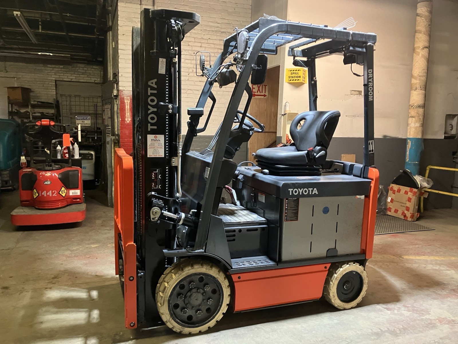 2021 Toyota 5000 LB Electric Forklift With SS and Triple Mast