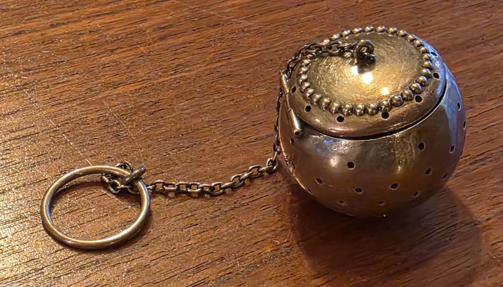Vintage Fine STERLING SILVER TEA BALL INFUSER
