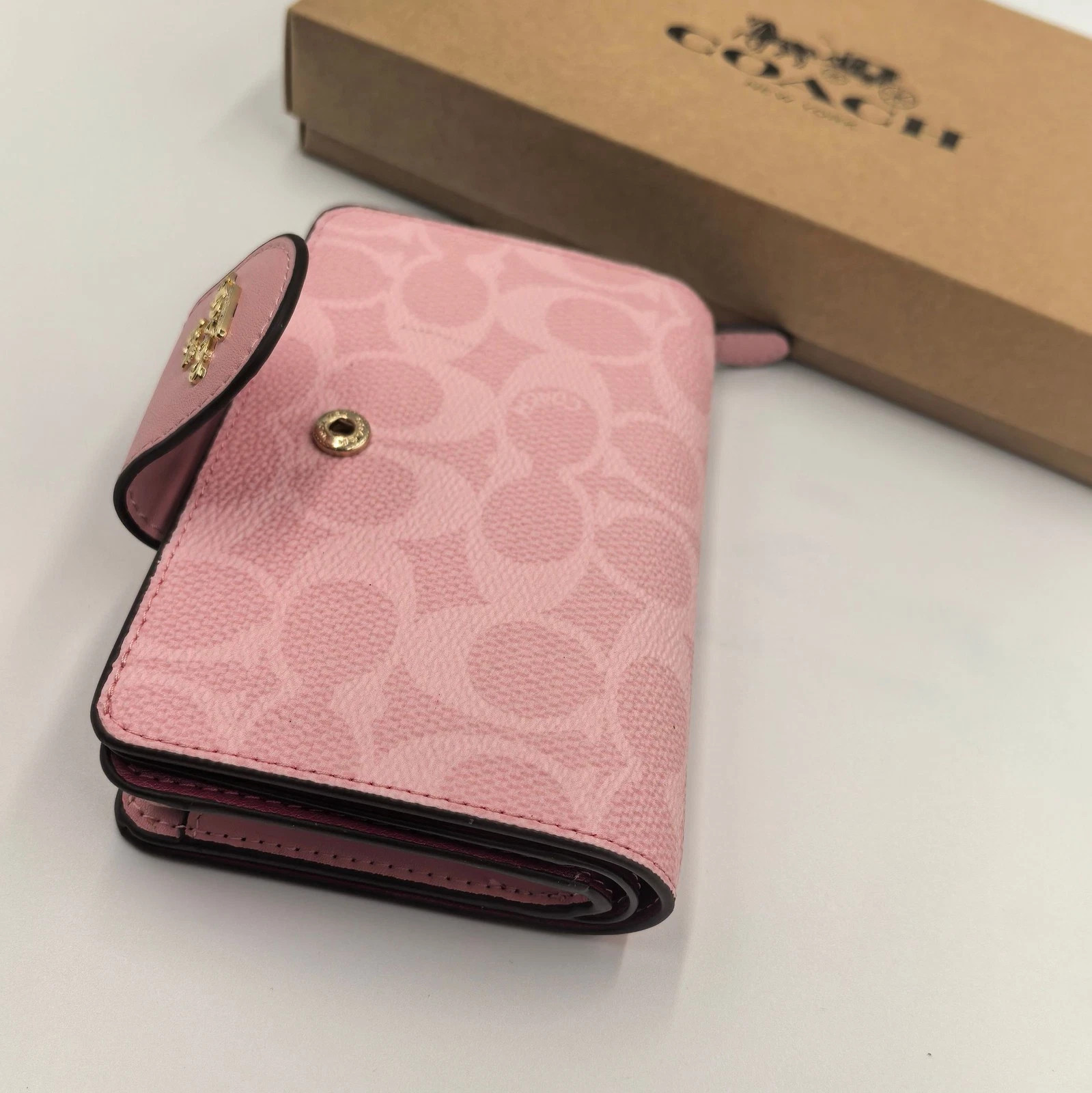 Wallet In Signature Pink with Logo Coach CW786