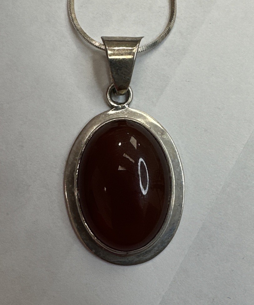925 Sterling Silver Red Elegance Pendant Necklace