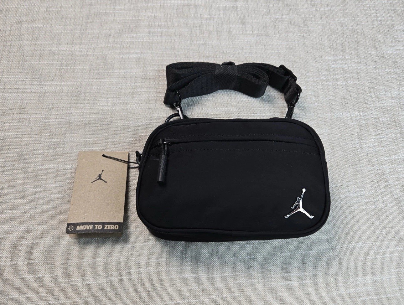 NIKE Air Jordan Alpha Camera Bag Crossbody Purse 1L Black Jumpman Logo