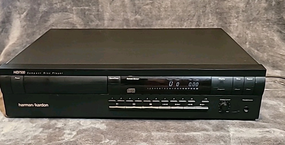 HARMON KARDON HD7500 Compact Disc Player (READ)