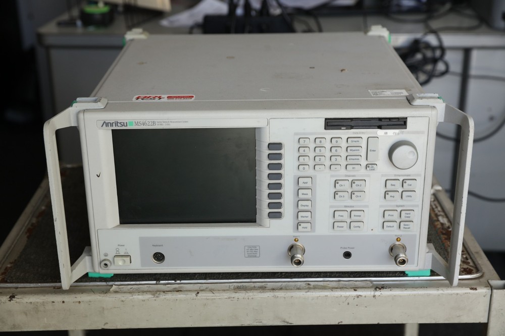 Anritsu MS4622B  10 MHz to 3 GHz S  Network Analyzer Does Not Power On, As Is