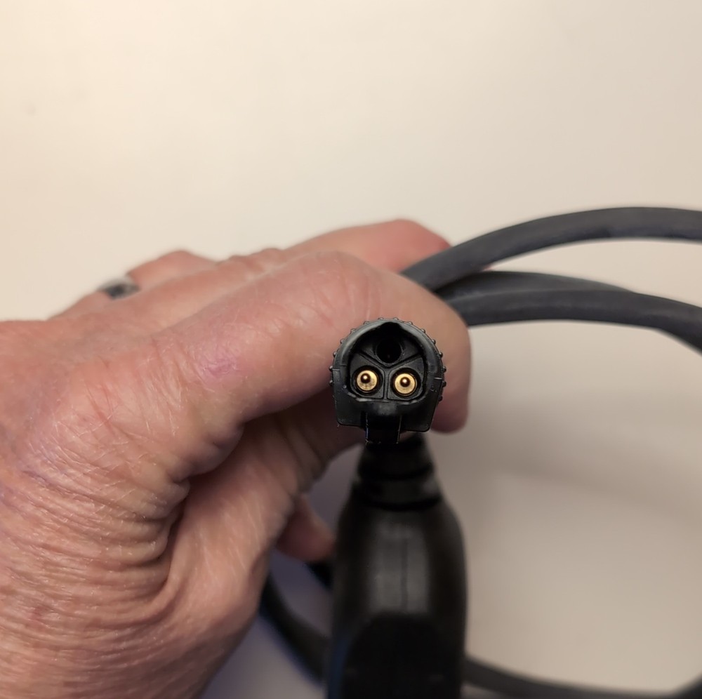 Respironics Auto DC Cable Adapter Model 1067424 MPN 1067424