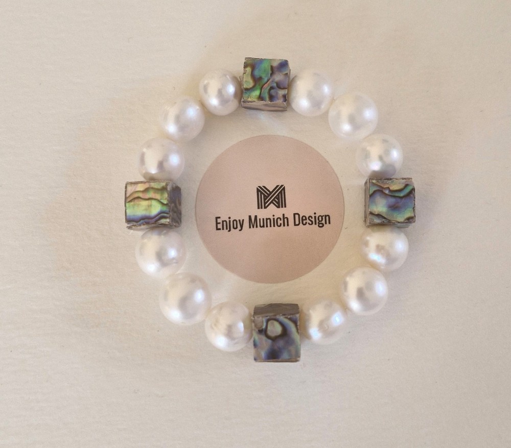 Beaded Bracelet with Abalone Cube