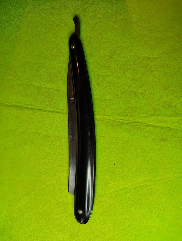 The Torrey Razor Straight Razor