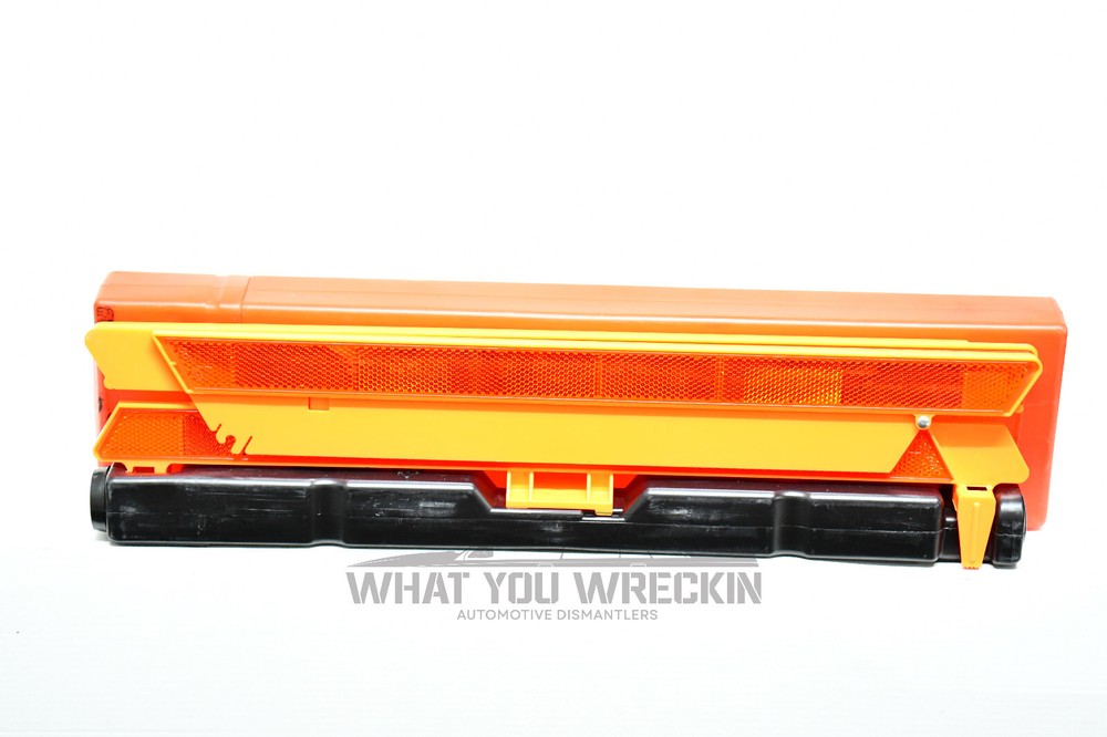 AUNGER ROADSIDE REFLECTIVE FOLDING SAFETY / WARNING TRIANGLE - YJ DOT APPROVED