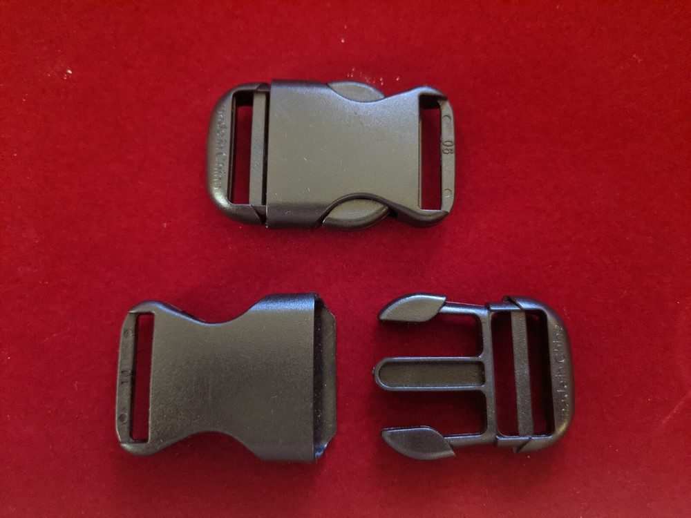 2" Black Plastic Buckles