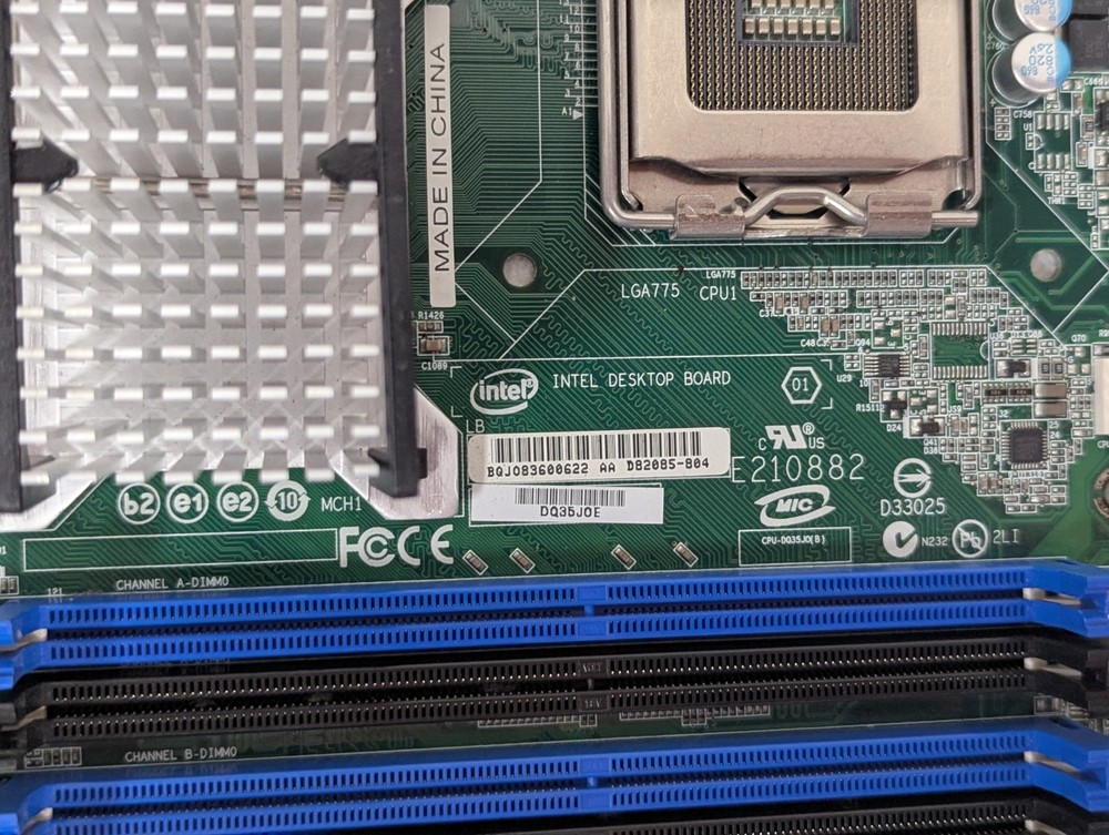 Intel® Desktop Board Bearlake SOCKET 775PIN D82085-802 IO SHIELD E210882