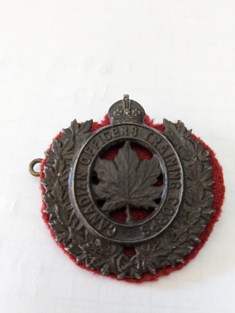 WWII Canadian Officer Training Corps Cap Badge