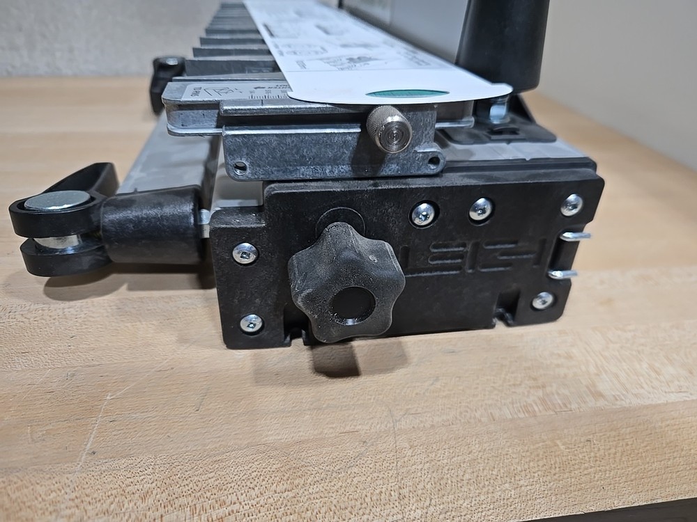 Leigh Super 12" HB Dovetail Jig with VRS System Variable Spacing Box Joints