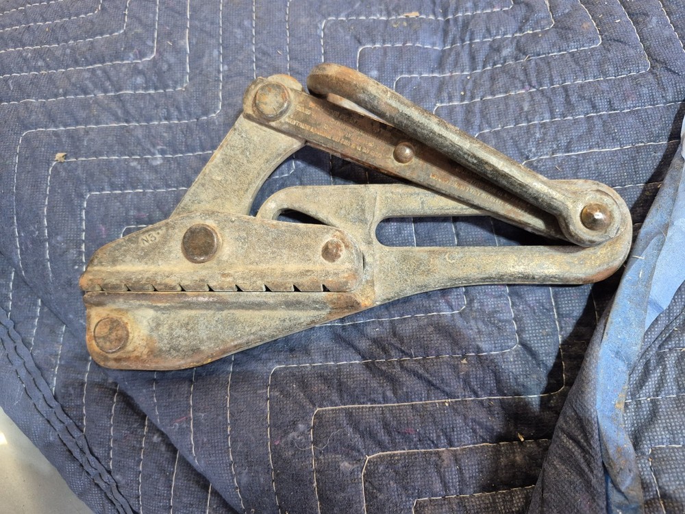 Klein Tools CHICAGO GRIP CABLE PULL WIRE PULLER 1611-30