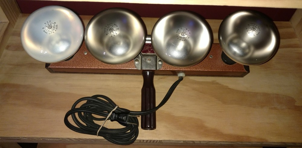 Vintage Acme-Lite Mov-E-Lite Chicago Model R4- "Lights. Camera. Action!"