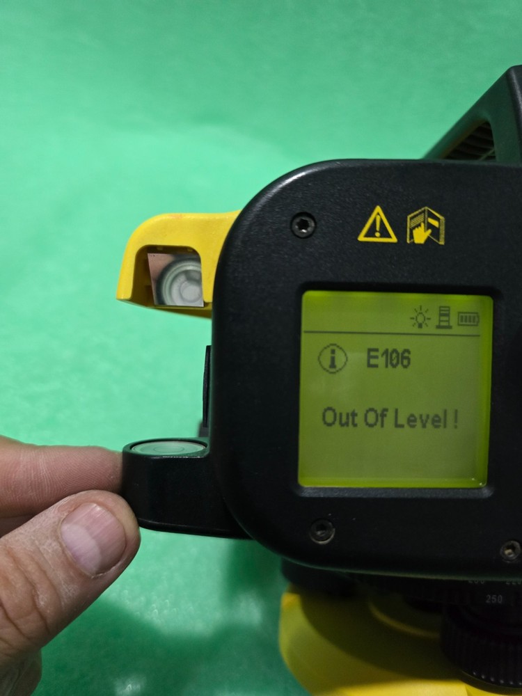 Leica Sprinter 100M Digital Level