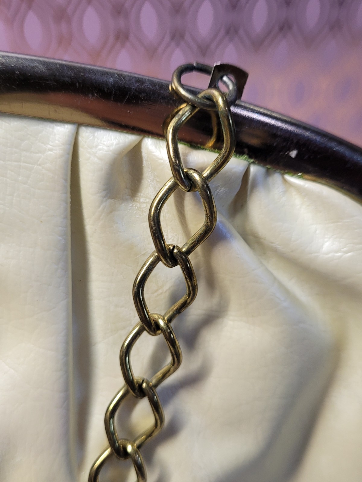 Vintage 1950s 1960s Cream Satin Clutch Purse Gold Chain Kiss Lock