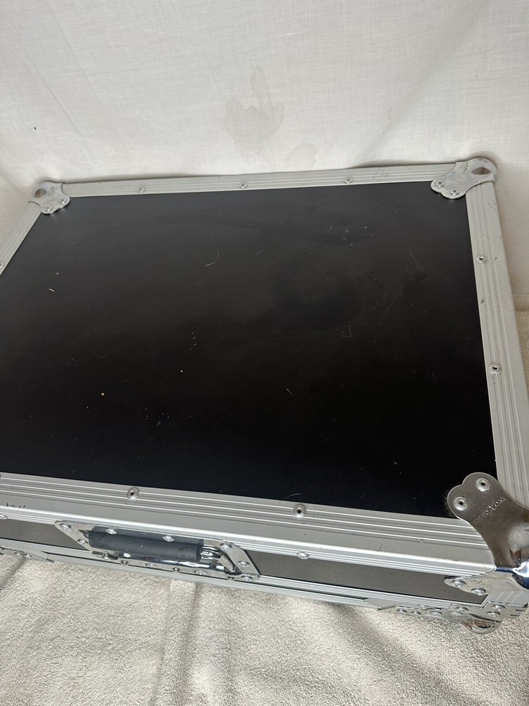 Numark Mixtrack Pro Standalone Streaming DJ Controller With Case