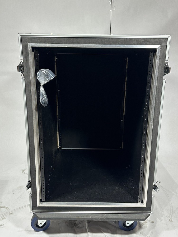 LASE Pro 16 Space ATA SHOCK MOUNT Style Amp Rack Flight Case (28" Deep)