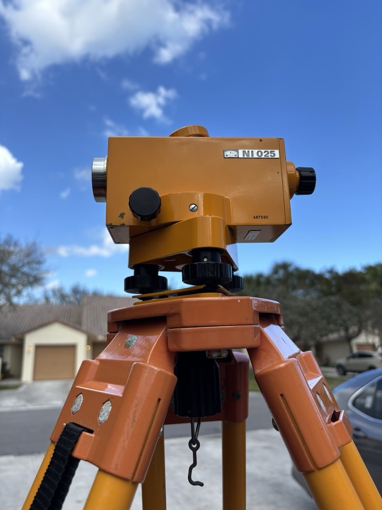 Vintage Carl Zeiss Automatic Level Model Ni025