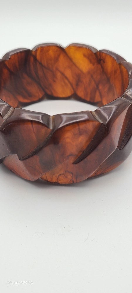 Estate Find - Ice-Tea Bakelite bangle bracelet.