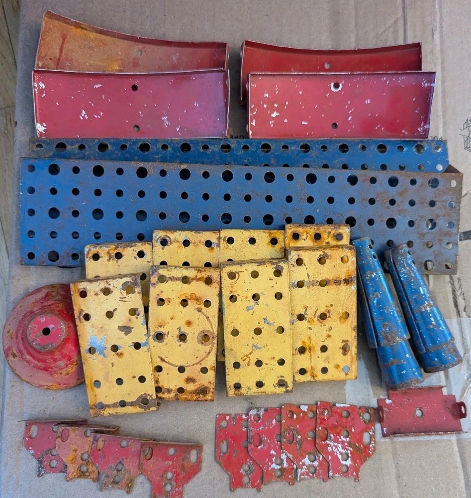 VINTAGE GILBERT ERECTOR SET NO 12 1/2 WALKING GIANT ROBOT - USED