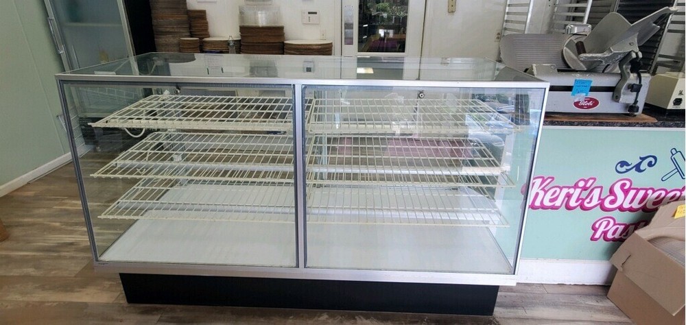 Refrigerated Bakery Display Case