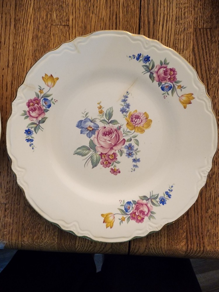Scio Vintage 1940s 9 3/8" Dinner Plates
