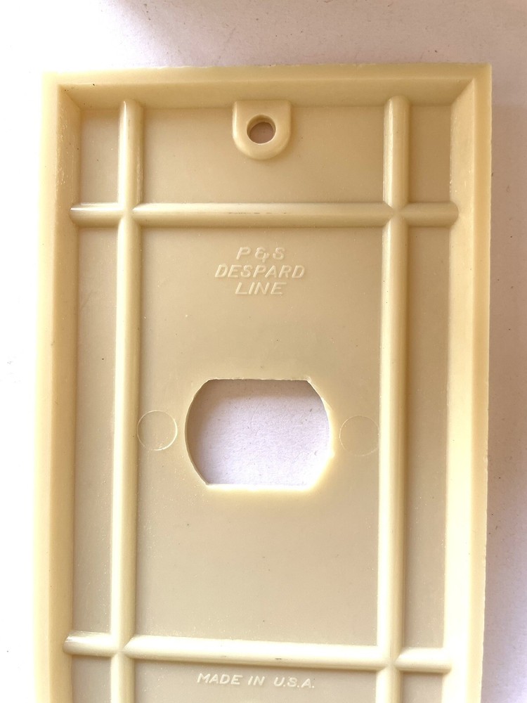 Vintage P&S Bakelite Despard Wall Plate - Ivory - NOS
