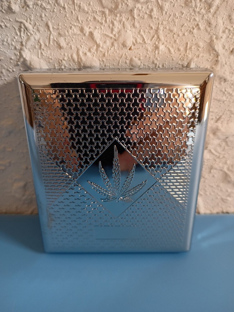 Metal Cigarette Case Spring Loaded Hinged Spine Pot Leaf Design for King Size