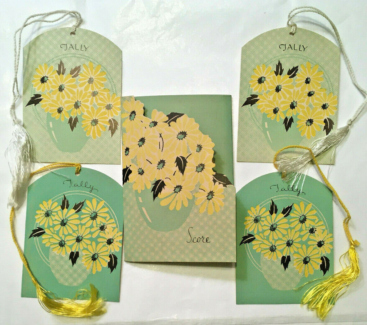 Unused Vintage Hallmark One Table Bridge Set Floral Yellow Daisies Basket