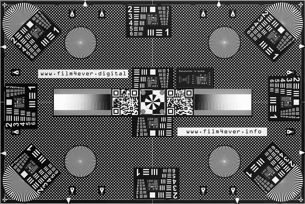 High Resolution 35 mm Test Target for Camera scanning by Vlads Test Target. Ten