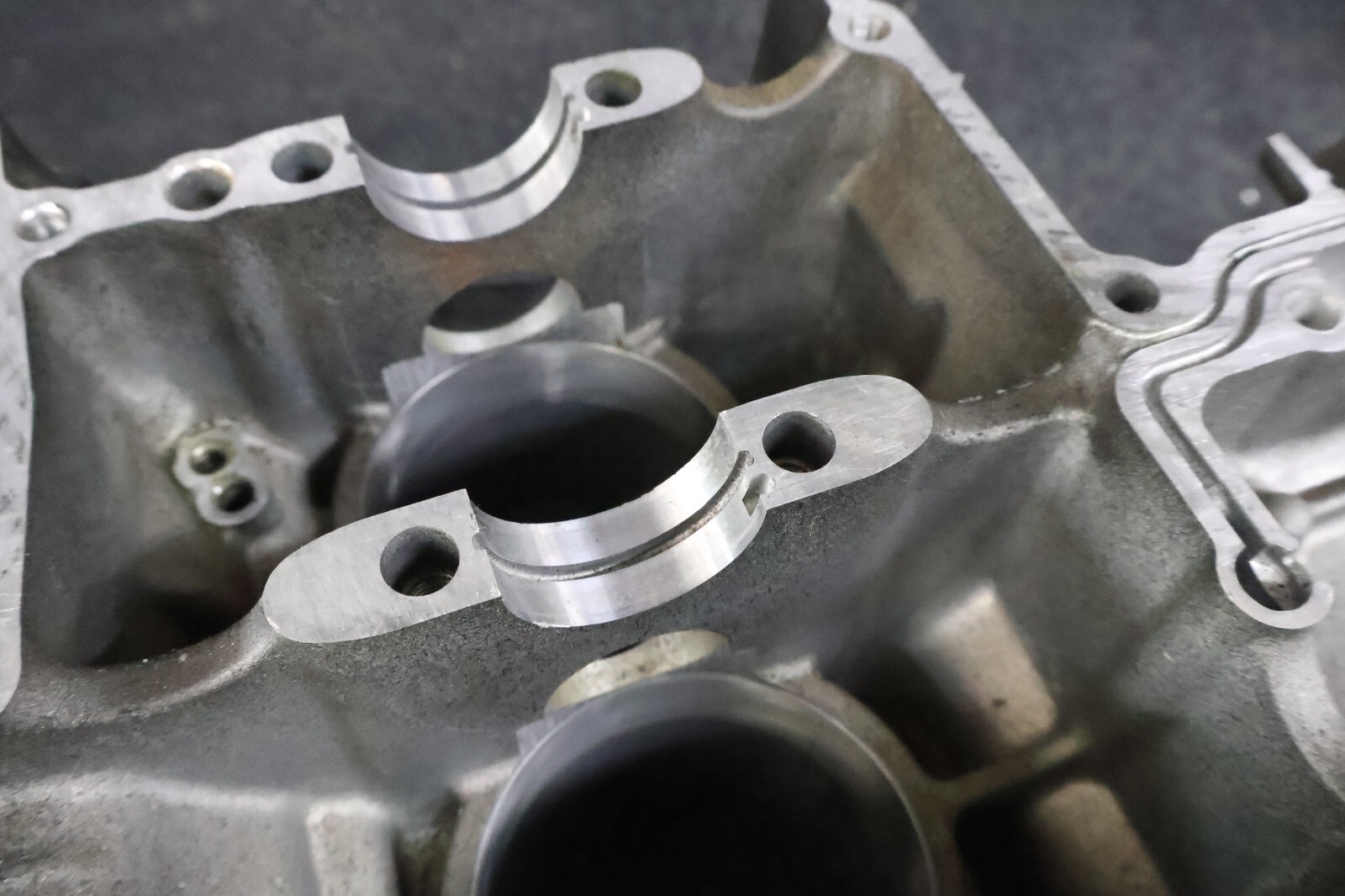 HONDA 2007 CBR1000RR CBR1000 ENGINE CYLINDER MOTOR BLOCK UPPER CRANKCASE