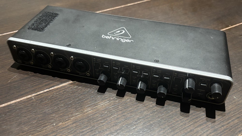 Behringer UMC404HD - For Parts