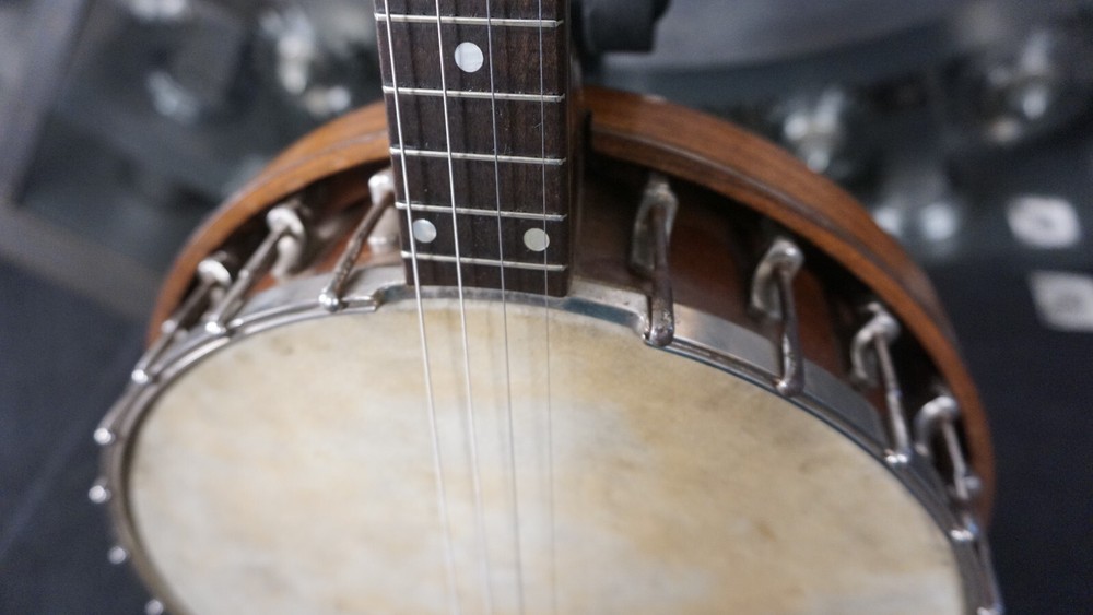 Liberty Tenor Closed Back Banjo w/ Hard Case